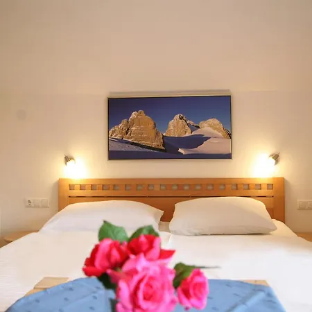 Апартаменты Apartmenthaus Dornroeschen *